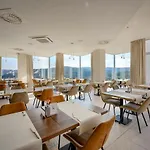 Crystal Mountain فندق 5*