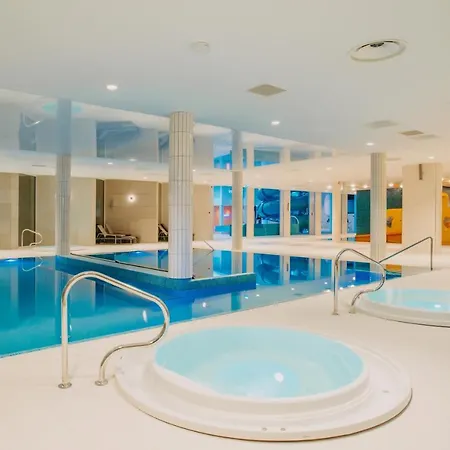 Crystal Mountain Hotel 5*