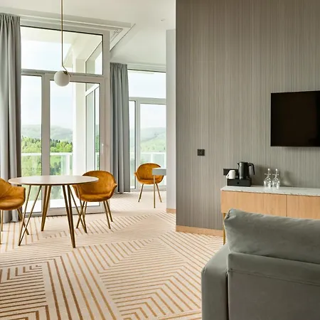 Crystal Mountain Hotel 5*