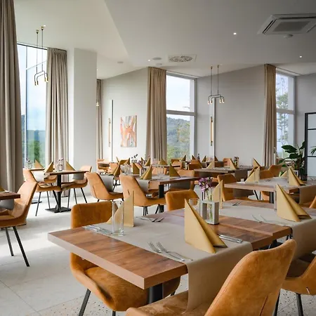 Hotel Crystal Mountain 5*