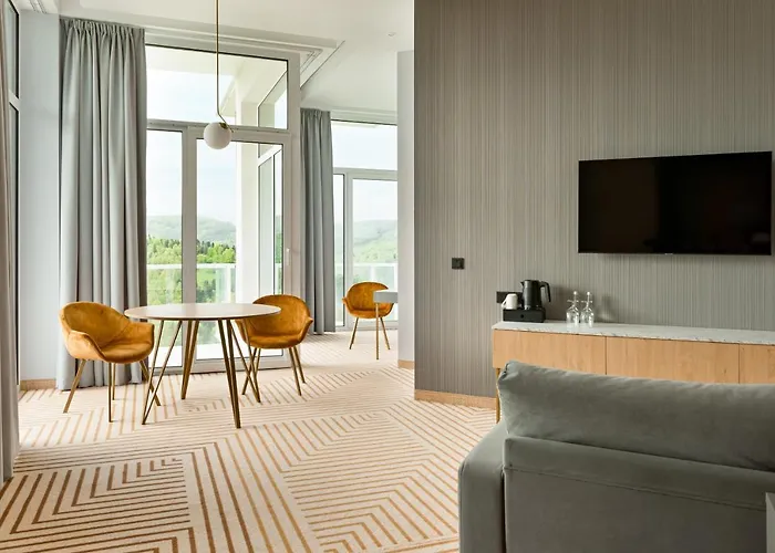 Crystal Mountain Hotel 5*